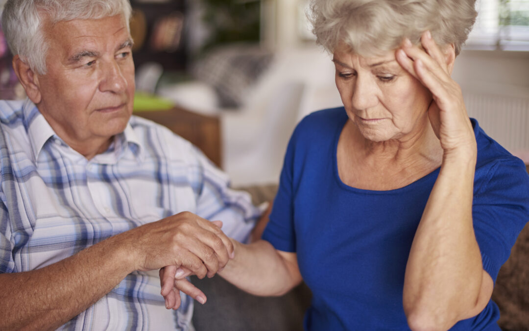 What Are the Warning Signs a Senior Can’t Live Alone Safely?